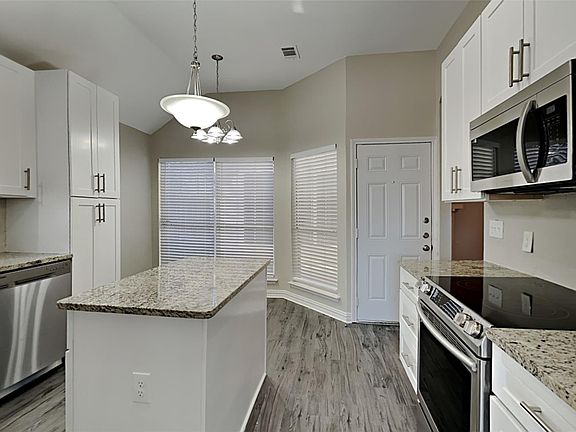 4th image of 7008 Inglenook Dr