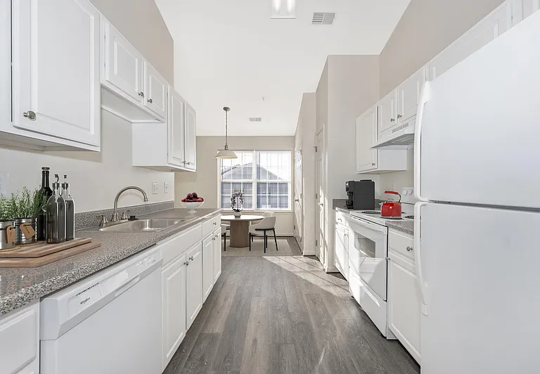 Fairway Vista Apartments — Photo 12