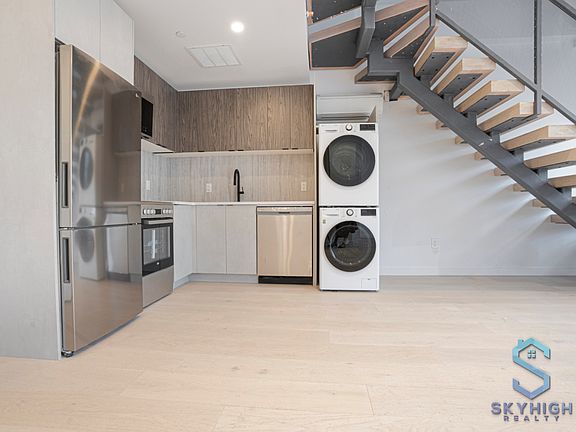 5th image of 37-25 32nd St #Phd