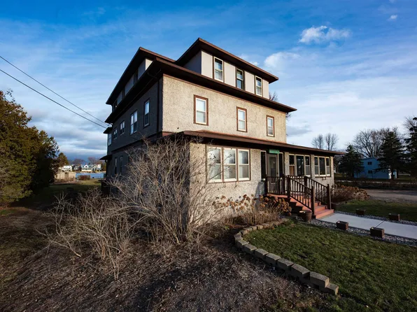 301 S 1st St, Winneconne, WI 54986