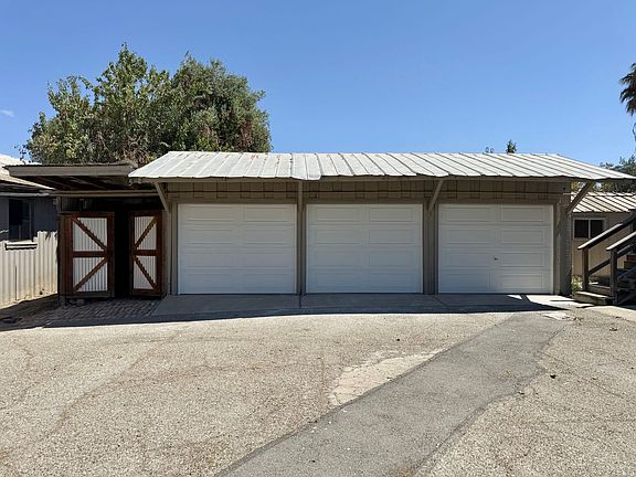 5th image of 1630 Hillcrest Rd