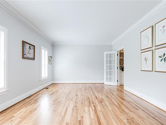 3rd image of 413 Dellbrooks Pl