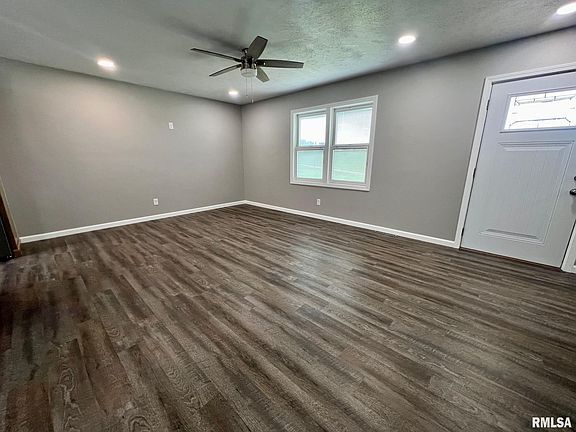 3rd image of 1607 Vineyard Hls