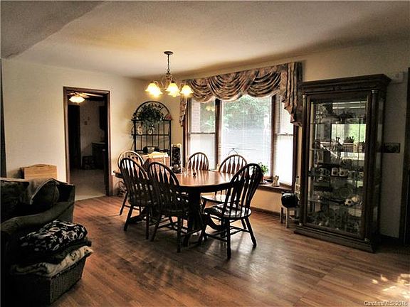 4th image of 230 Blythewood Dr