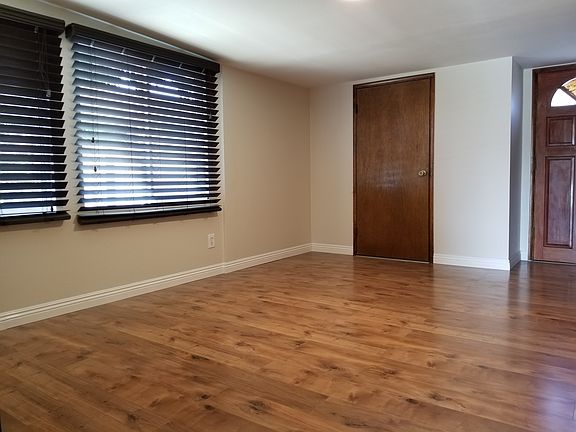 4th image of 5635 Angelus Ave