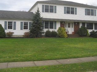 17 John St, Fairfield, NJ 07004