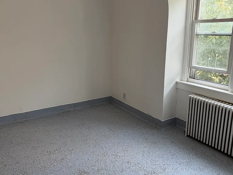 1238 Eckert Ave — Photo 9