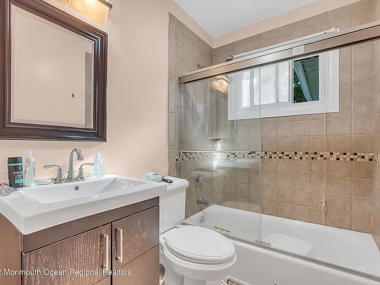 872 Red Oaks Dr — Photo 8