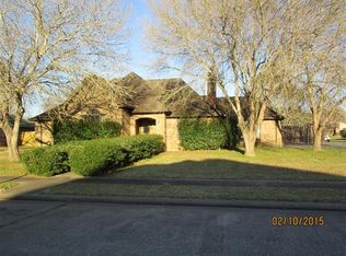 200 Trail Ride Rd, Angleton, TX 77515
