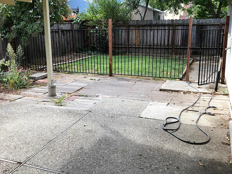 Sycamore St — Photo 19