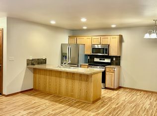 1676 Lexi Loop #B, Lynden, WA 98264