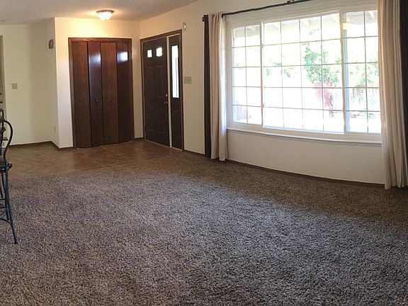 4th image of 3911 Yellowstone Ln