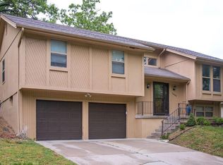 7608 NW 70th St, Kansas City, MO 64152