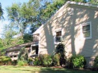 8 Burdick Rd, Pearl River, NY 10965