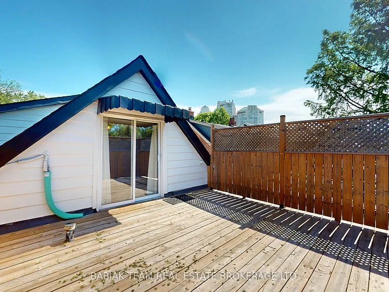 40 Alexander St — Photo 41