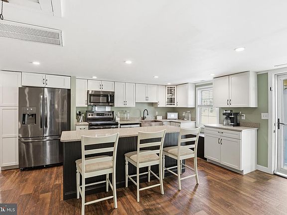 4th image of 24815 Zoar Rd