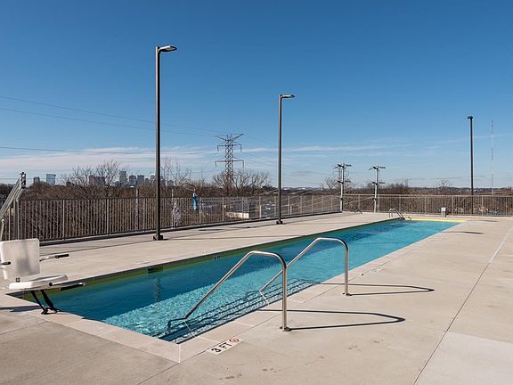 3rd image of 400 Herron Dr APT 321