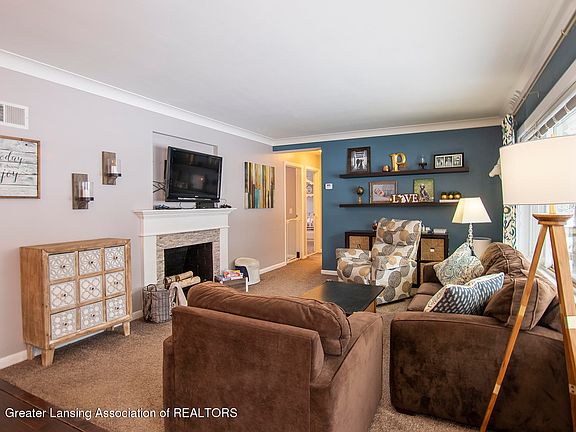 2nd image of 137 Northlawn Ave