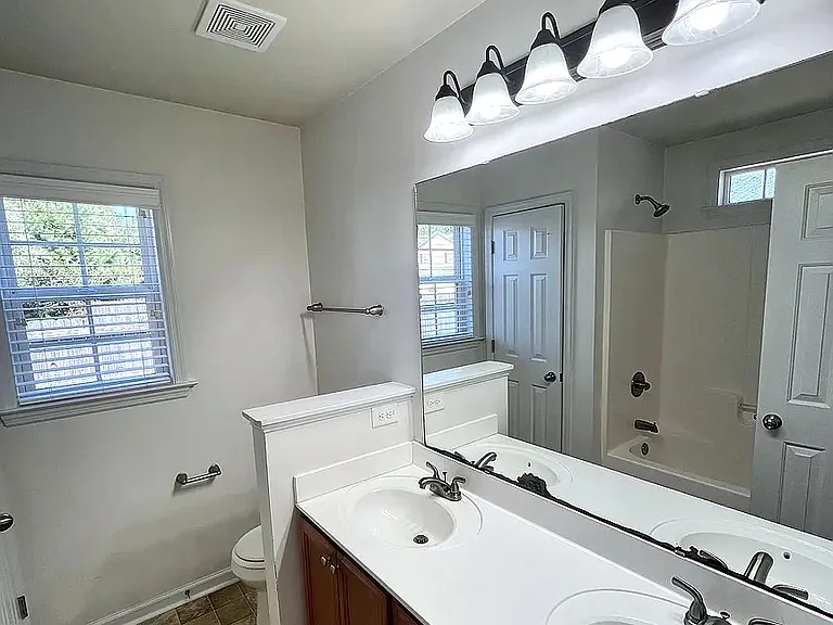 1003 Wt Whitehead Dr — Photo 19