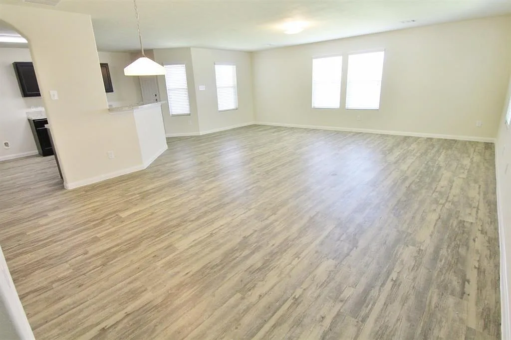 3 bed, 2.5 bath, 1777 sqft, $1,610 — Photo 4