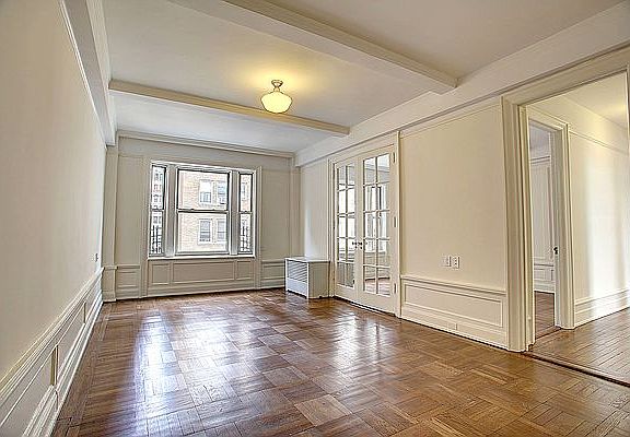 3rd image of 250 W 104th St