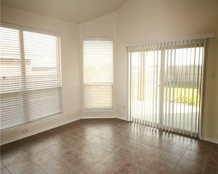 1416 Amazon Dr — Photo 11