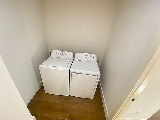 4th image of 811 Saint Johns Pl APT 1L