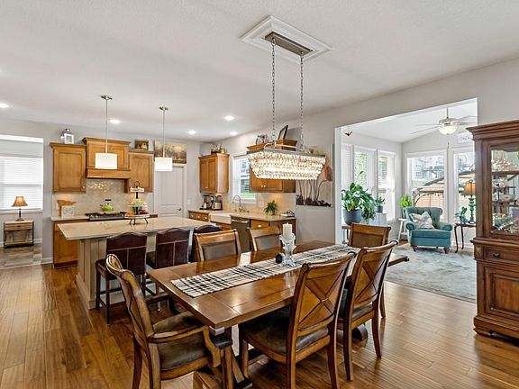 3rd image of 19359 Hillcrest Ave