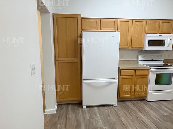 3rd image of 4 Fenway Ln