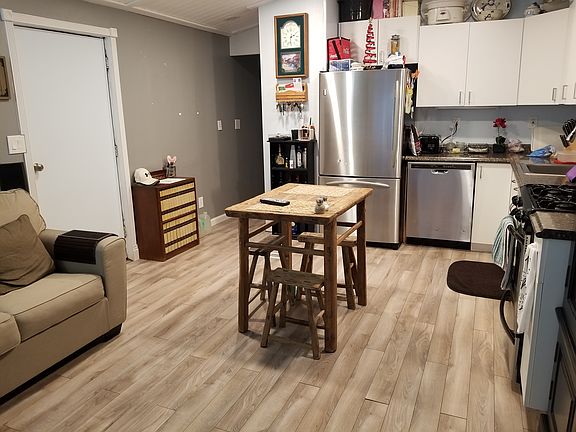 3rd image of 1535 Superior Ave Space 16