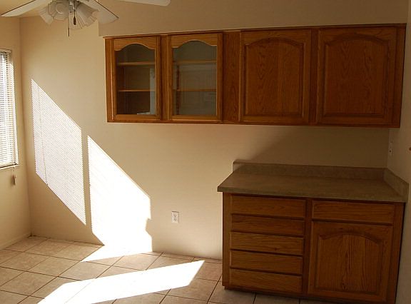 5th image of 141 Glenn Pl