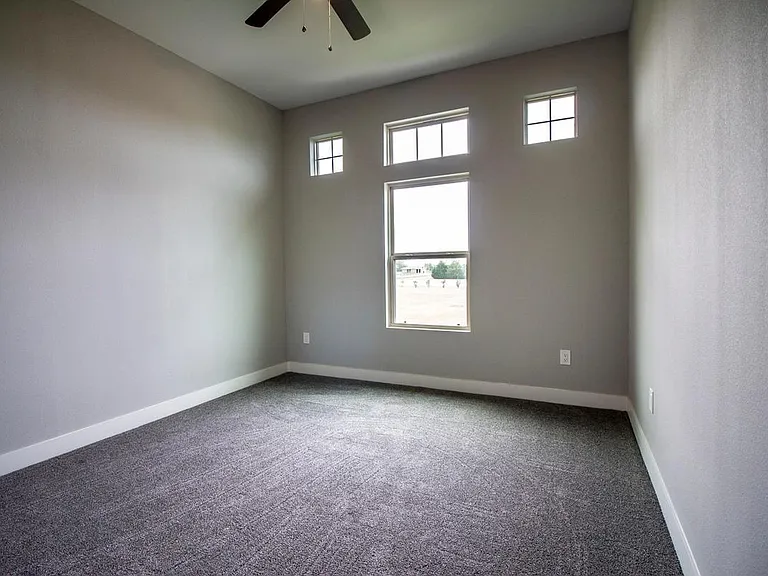 12 Estates Rd — Photo 11