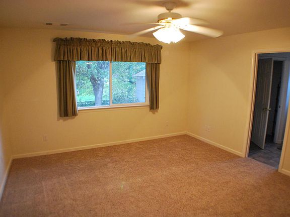 5th image of 4607 Williamette St