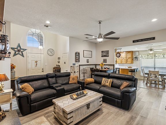 4th image of 613 Reeves Ln