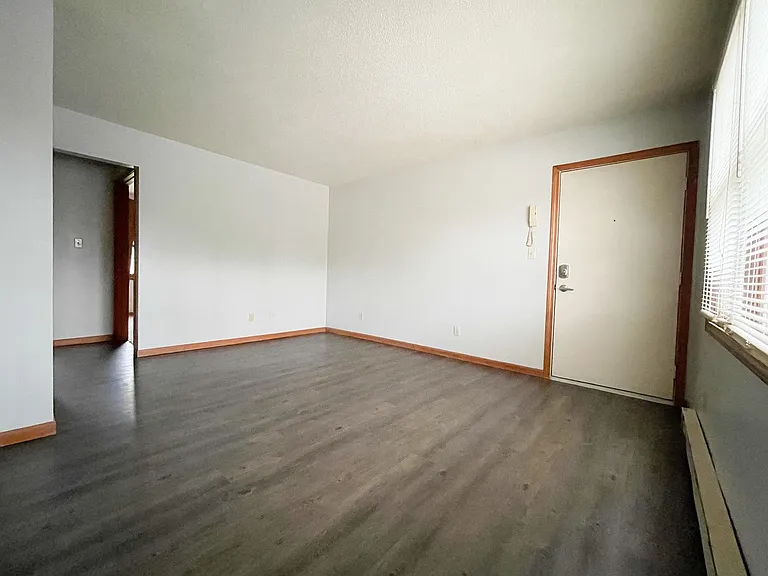 Spacious Northside Apartments — Photo 4