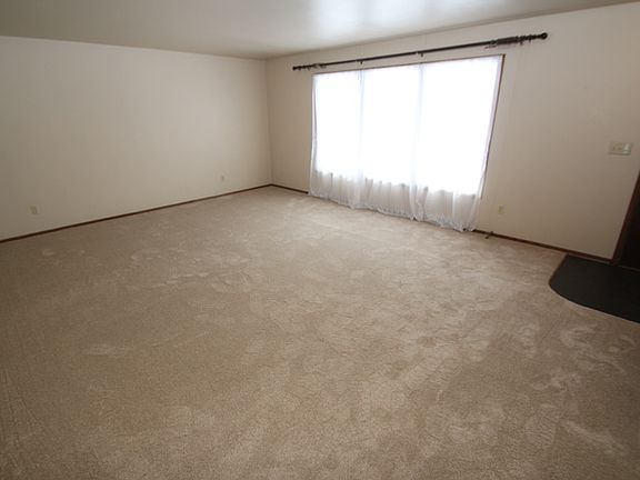 4th image of 1576 Dover Dr