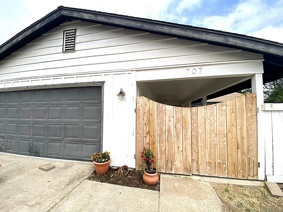 4th image of 707 Ramona St