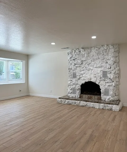 9245 Mills Ave — Photo 18