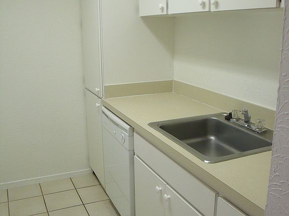 2nd image of 115 S Lois Ave APT 201