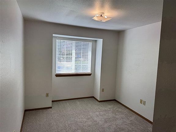 5th image of 15219 9th Ave E
