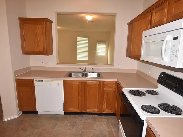 16807 Mammoth Springs Dr — Photo 8