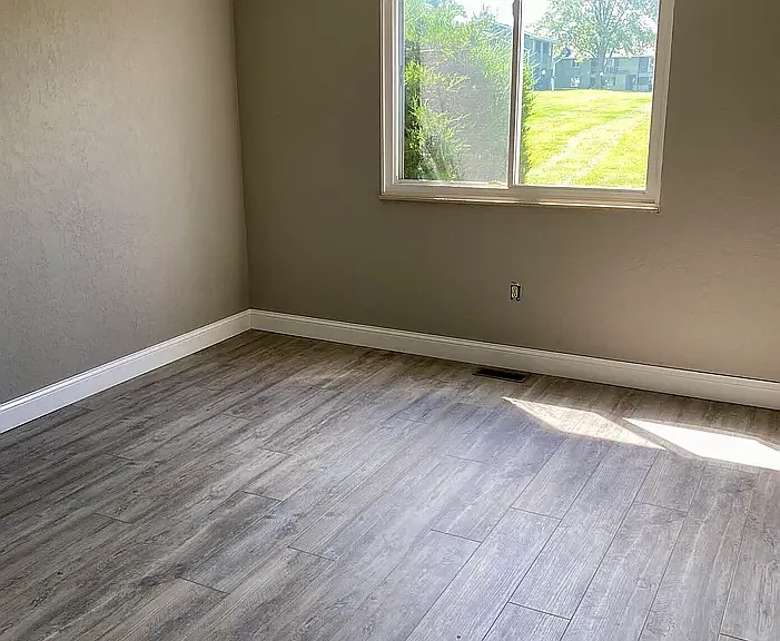 2275 N Cable Rd #6 — Photo 4