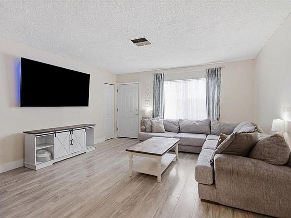 4th image of 5051 Brookside Ln