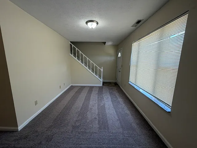 Sleepy Hollow Townhomes — Photo 23