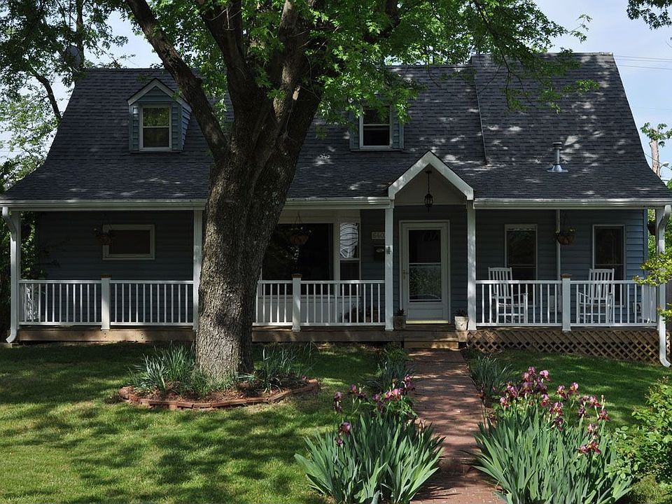 House with porch