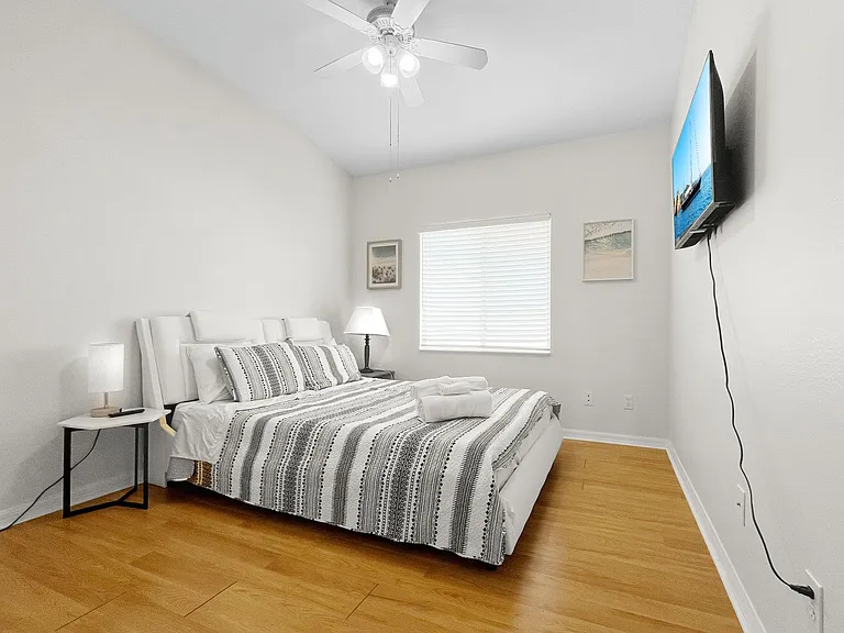 6400 46th Ave N #10 — Photo 15
