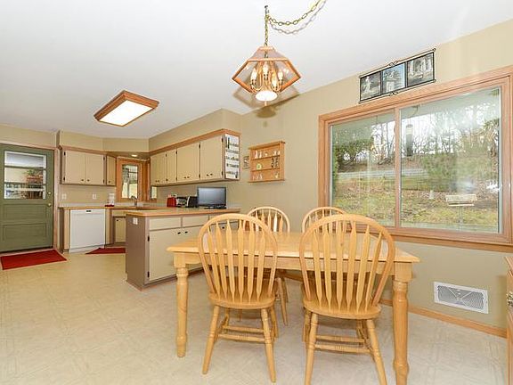 3rd image of 3409 Dana Dr