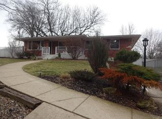 2809 Forest View Ln, Burlington, IA 52601