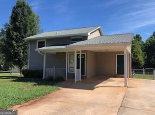 76 Country View Dr, Eastanollee, GA 30538