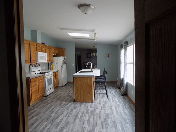 4th image of 3591 Lo Al Dr
